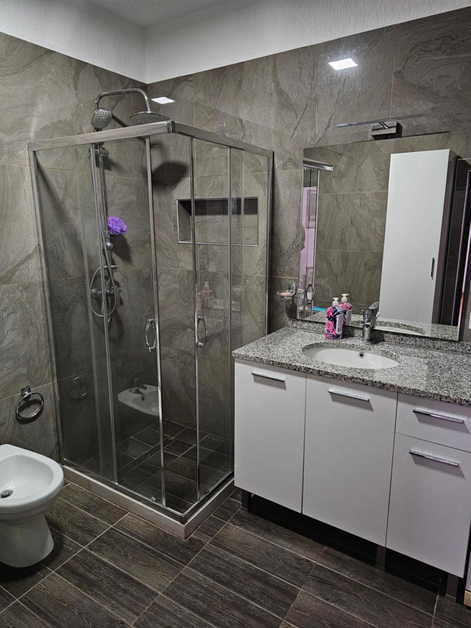 Geljus Apartment Tiranë Luaran gambar